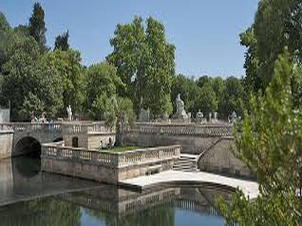 Chambres D'Hotes Des Huppes Nîmes Exteriör bild