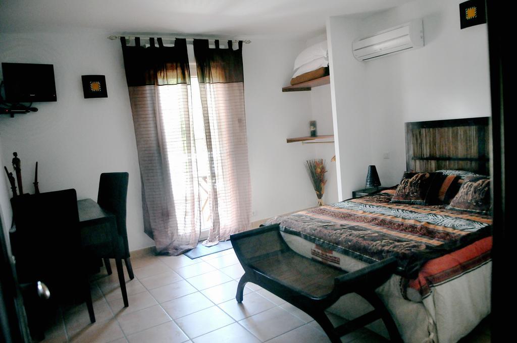 Chambres D'Hotes Des Huppes Nîmes Exteriör bild